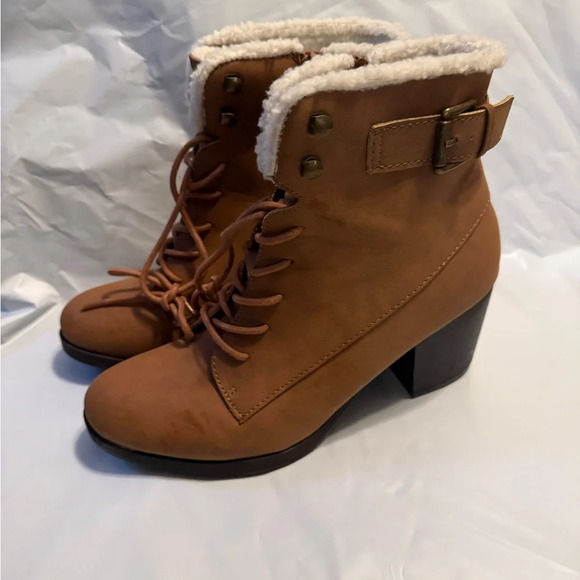 Me Too Boots With Faux Fur Inside Size 9.5 - Picture 4 of 10